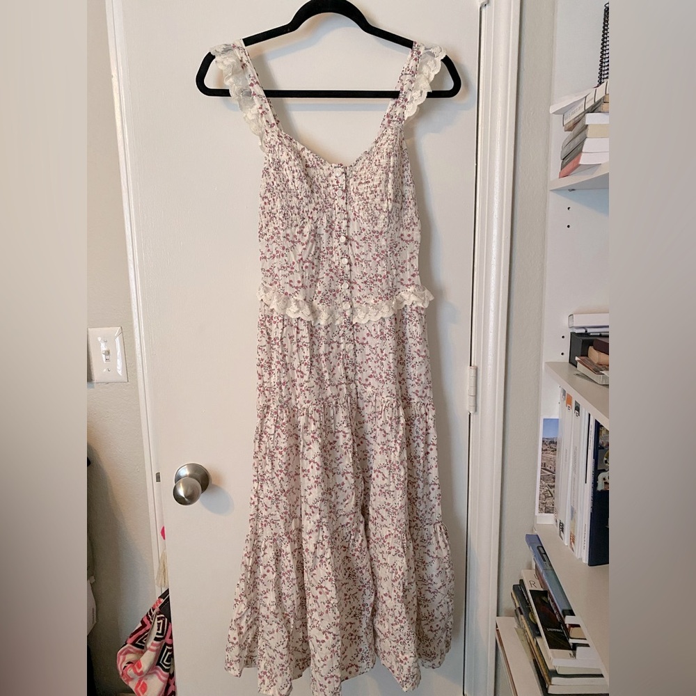 Brand new Chic Floral Maxi Dress with Lace Accents